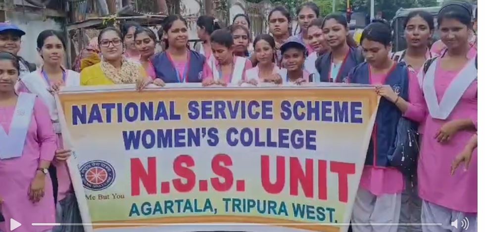 পড়াশোনার পাশাপাশি সামাজিক কাজে উইমেন্স কলেজের NSS ইউনিটের স্বেচ্ছাসেবীরা
