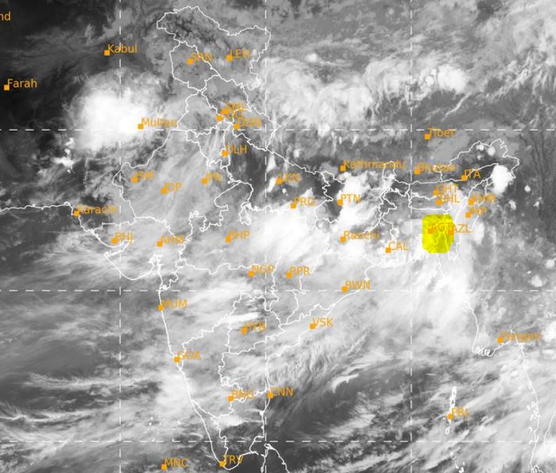 নিম্নচাপে বাদ যাবেনা ত্রিপুরাও।