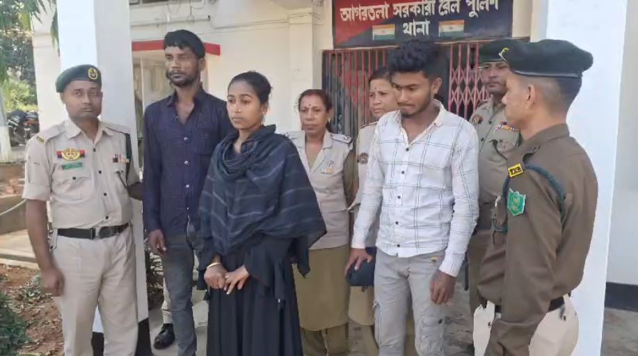 আগরতলা রেল স্টেশন থেকে ১২ কেজি শুকনো গাঁজা সহ এক যুবক গ্রেফতার, গাঁজা পাচারের চক্রে অন্যদেরও গ্রেফতারি সম্ভব।