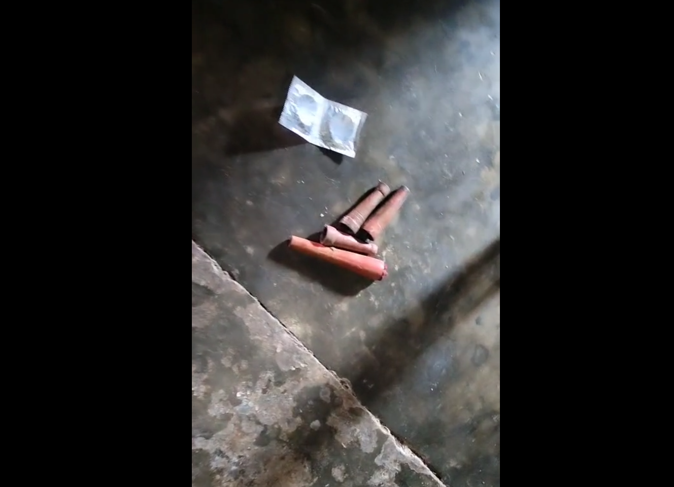 Condom: কন্ডোম ও নেশার সামগ্রীসহ মক্ষীরানীর গোপন আস্তানায় পুলিশের হানা, দুপুরবেলায় খোয়াই শহরের বুকে নেশা ও দেহব্যবসার আসর!