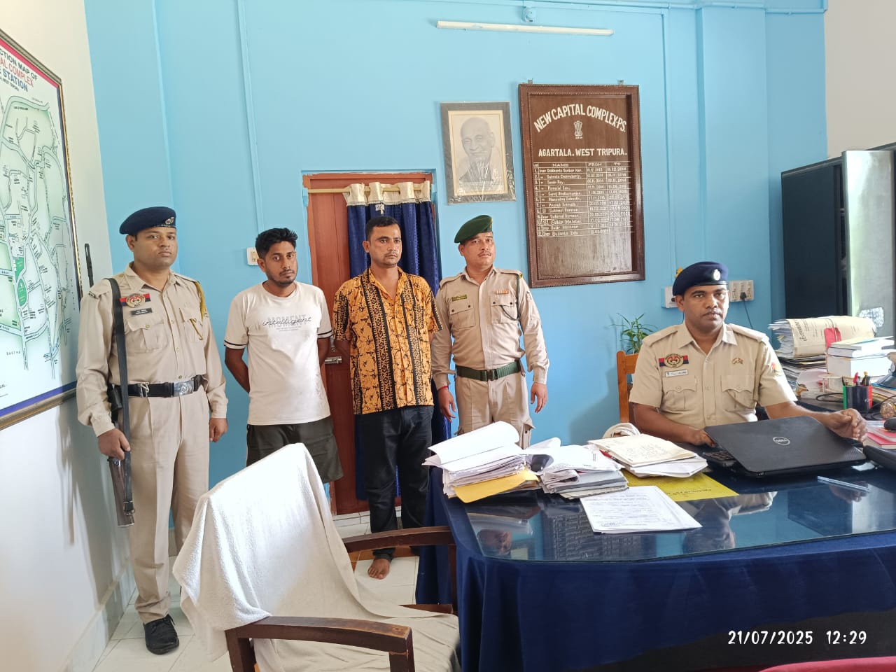 ভয়ংকর জবাই কাণ্ড! শালবাগানে রামদার কোপে আহত ৪, নিহত ১ – তদন্তে এন সি সি থানা।