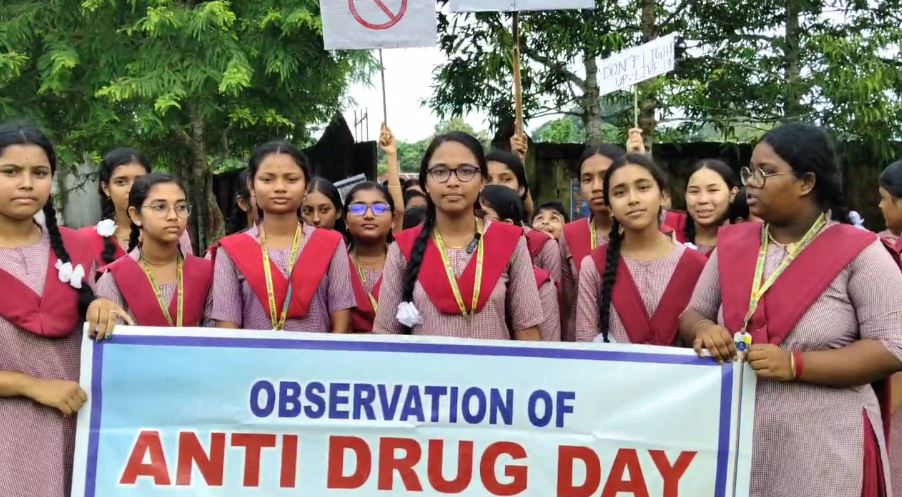 ত্রিপুরার যুব সমাজ রক্ষা করতেই সচেতনতা আন্দোলন, বাইখোড়া বাজারে প্রতিবাদে ছাত্রছাত্রীদের মিছিল।