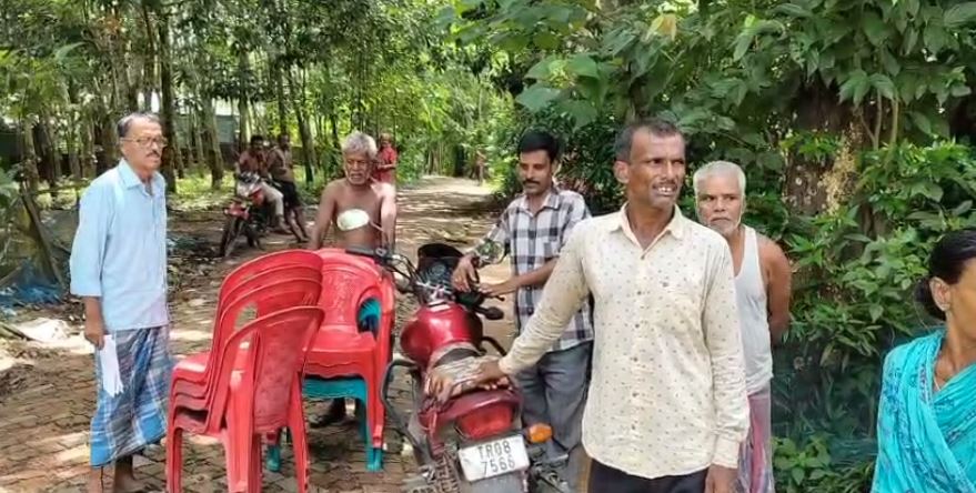 SMART METER: স্মার্ট মিটারে বাড়তি চার্জে অতিষ্ঠ পশ্চিম পিলাকের মানুষ, বিদ্যুৎ মন্ত্রীর হস্তক্ষেপ দাবি।