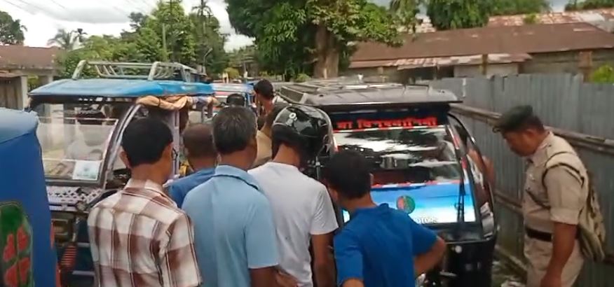 অবৈধ ড্রাগস কারবারে জর্জরিত খোয়াই শহর, অরবিন্দ পার্কের সামনে হাতেনাতে ধরা পড়ল এক ড্রাগস ব্যবসায়ী।