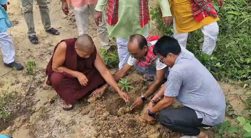 সুশাসন ও কল্যাণের ১১ বছর উদযাপনে বৃক্ষরোপণ, সভা ও জনসচেতনতা — দক্ষিণ ত্রিপুরায় বিজেপির উদ্যোগ।