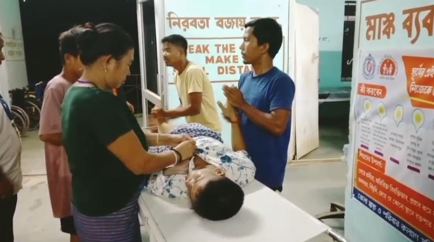 তেলিয়ামুড়ায় মর্মান্তিক দুর্ঘটনা, বিদ্যুৎস্পৃষ্ট হয়ে আশঙ্কাজনক কিশোর।