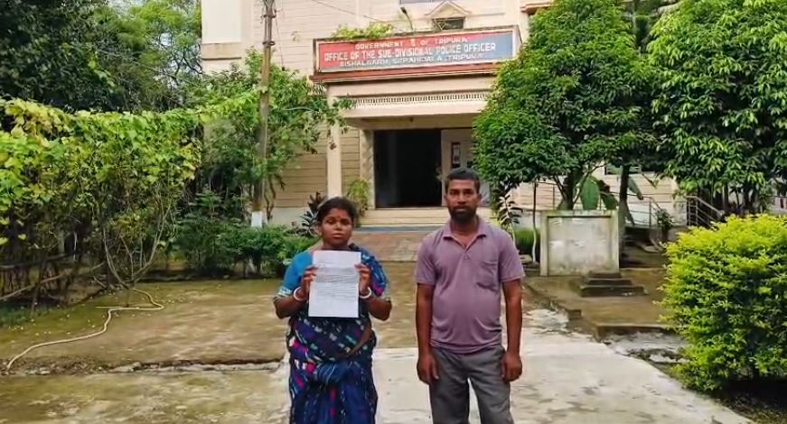 রোহিঙ্গা গোপন আশ্রয়ে সন্ত্রাসের রাজত্ব! পুলিশের নীরব ভূমিকায় মহকুমা পুলিশ প্রধানের দ্বারস্থ স্থানীয়রা।