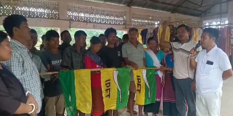 শান্তিরবাজারে আইপিএফটির প্রচার সভায় ব্যাপক যোগদান, ৭ পরিবারের ২৪ ভোটার দলে সামিল।