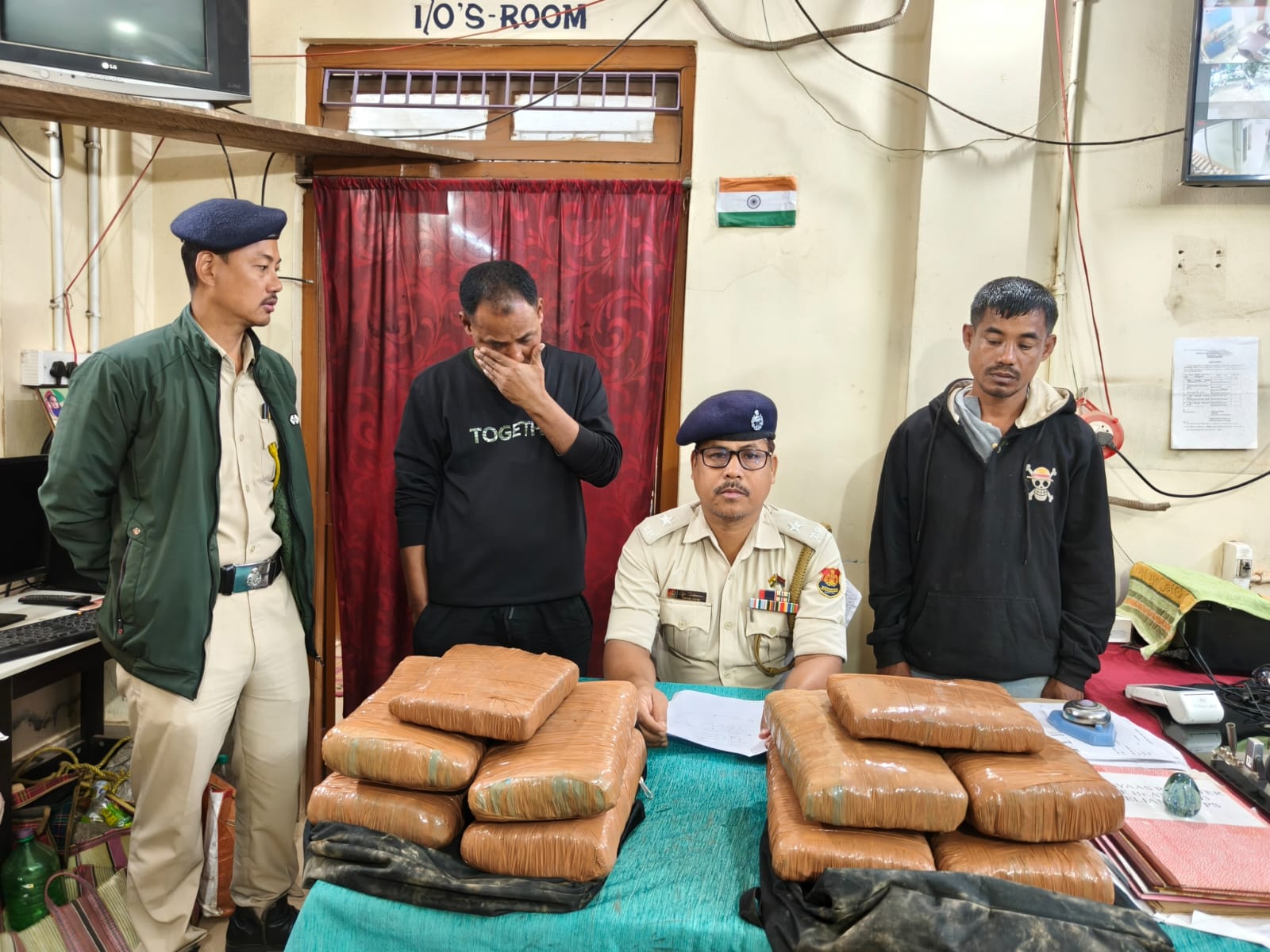 ১৮ কেজি গাঁজাসহ আটক তিপরা মথার নেতা সন্তোষ।